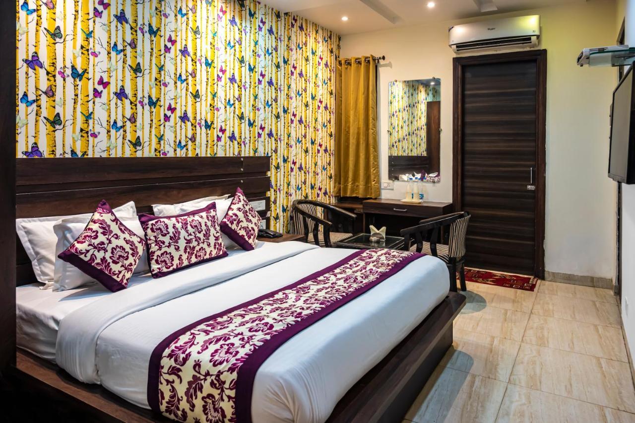 Hotel Royals Grand Galaxy Amritsar Buitenkant foto