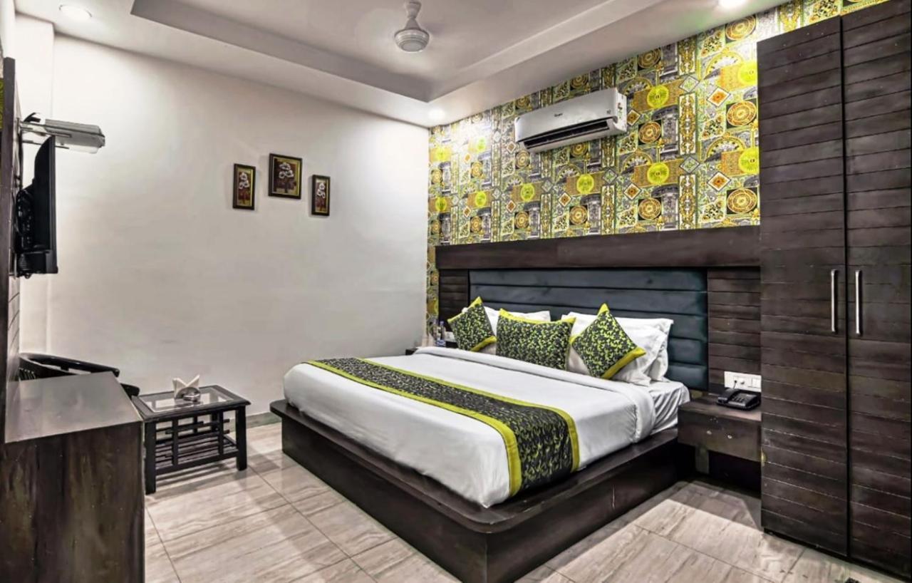 Hotel Royals Grand Galaxy Amritsar Buitenkant foto