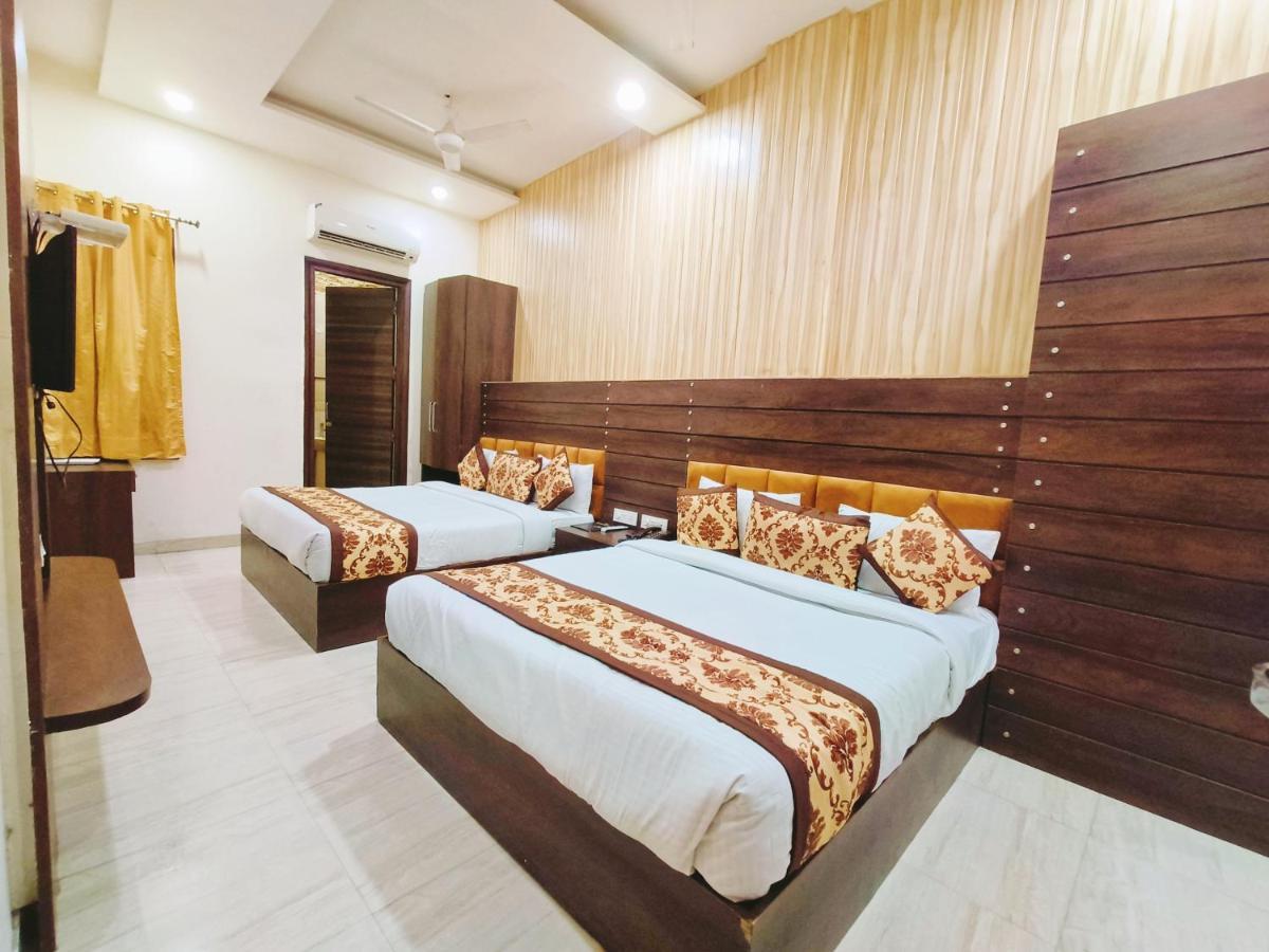 Hotel Royals Grand Galaxy Amritsar Buitenkant foto