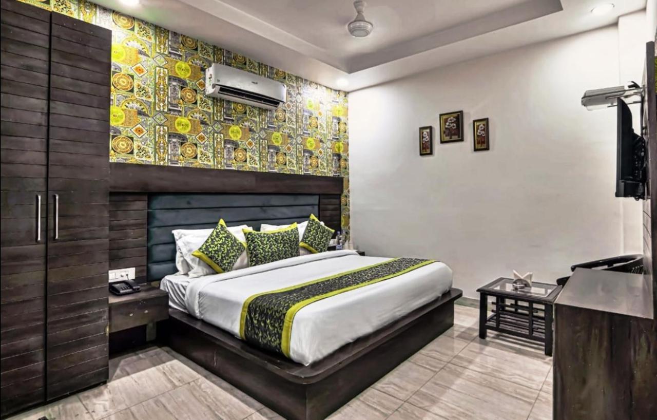Hotel Royals Grand Galaxy Amritsar Buitenkant foto